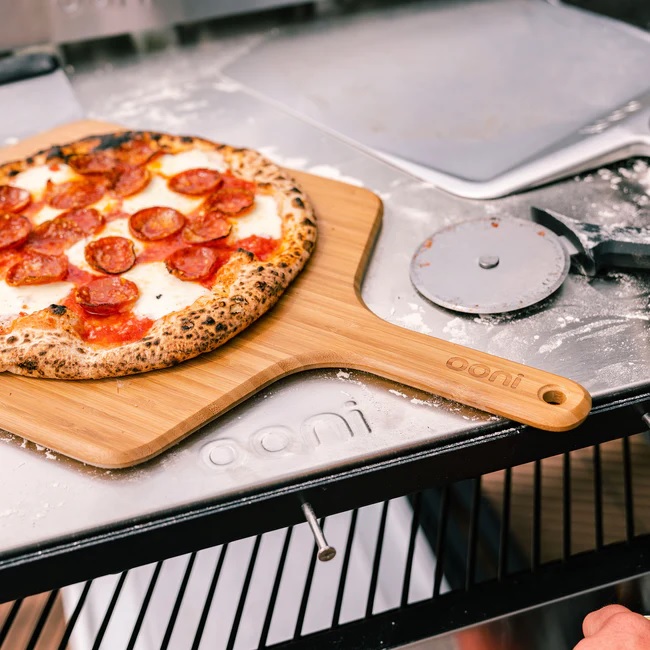 Pala in legno per pizza Ooni da 40 cm